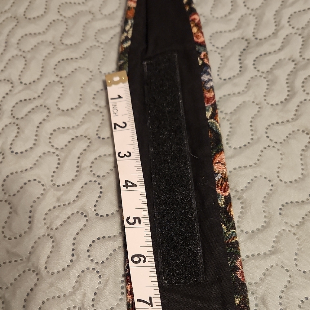Floral Embroidered Cross Velcro Belt - Picture 8 of 10